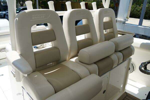 Boston Whaler 350 Outrage® Yacht For Sale