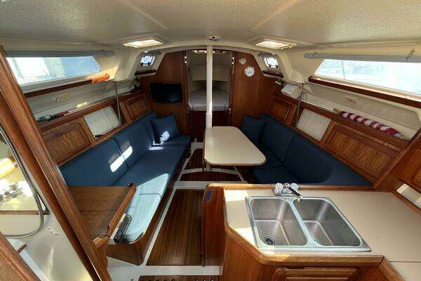 Photo of the 1992 Hunter  "Take A Chance"