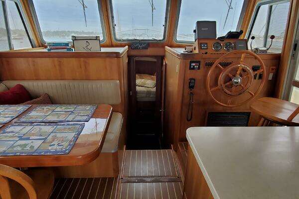 2004 Mainship 40