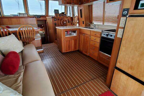 2004 Mainship 40