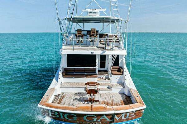 Hatteras 68 Convertible Yacht For Sale
