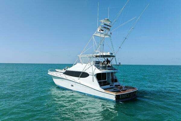 Hatteras 68 Convertible Yacht For Sale
