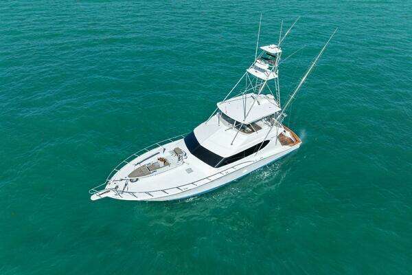Hatteras 68 Convertible Yacht For Sale