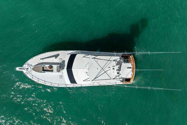 Hatteras 68 Convertible Yacht For Sale