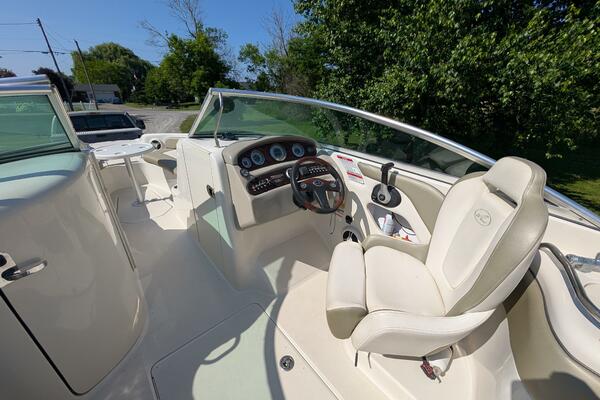 24ft Sea Ray Yacht For Sale