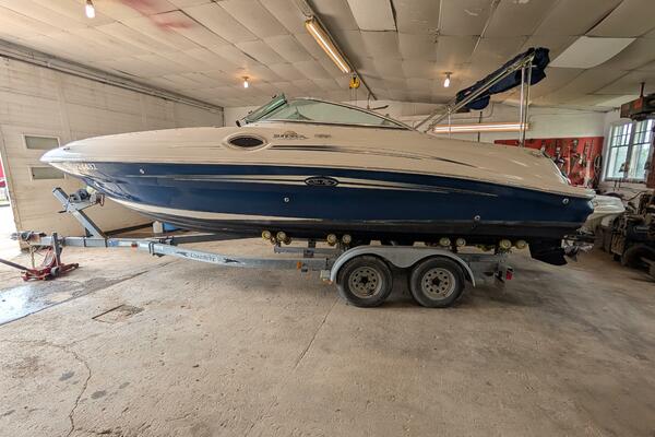 24ft Sea Ray Yacht For Sale