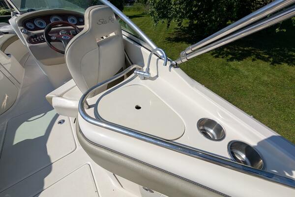 24ft Sea Ray Yacht For Sale