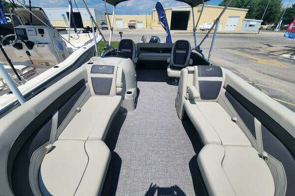 Photo of the 2022 Barletta 22UC