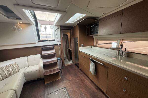 Sea Ray 470 Sundancer Yacht For Sale