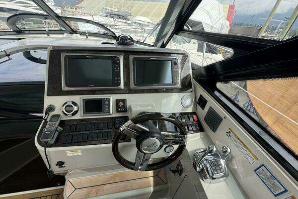 Sea Ray 470 Sundancer Yacht For Sale