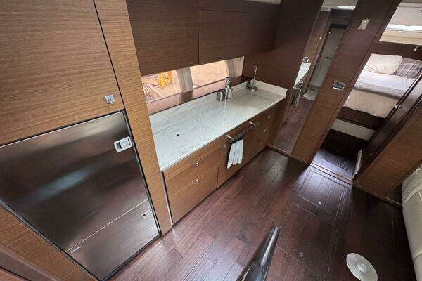 Sea Ray 470 Sundancer Yacht For Sale