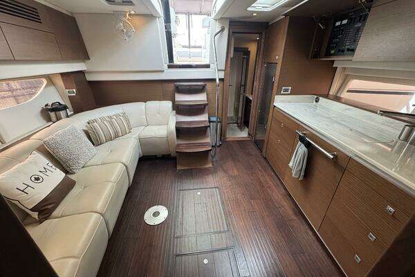 Sea Ray 470 Sundancer Yacht For Sale