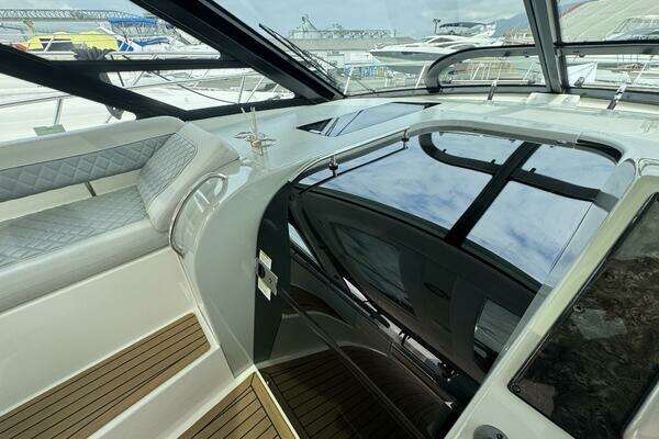 Sea Ray 470 Sundancer Yacht For Sale