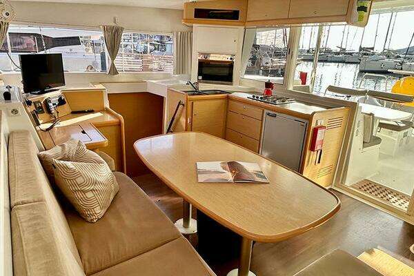 Lagoon 400 Yacht For Sale