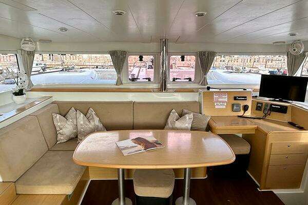 Lagoon 400 Yacht For Sale