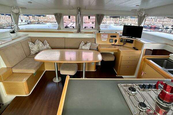 Lagoon 400 Yacht For Sale