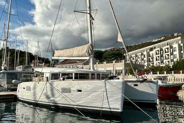 Lagoon 400 Yacht For Sale