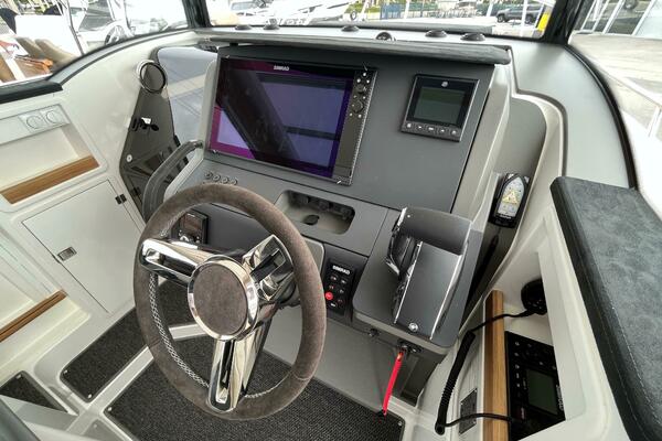 In Stock 2024 Nimbus C9 136 30ft Nimbus Yacht For Sale