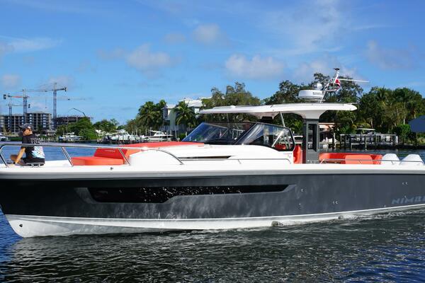 In Stock 2024 Nimbus T11 260 40ft Nimbus Yacht For Sale