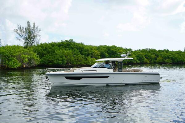 In Stock 2024 Nimbus T11 289 40ft Nimbus Yacht For Sale