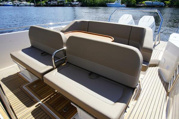 In Stock 2025 Nimbus T11 297 40ft Nimbus Yacht For Sale