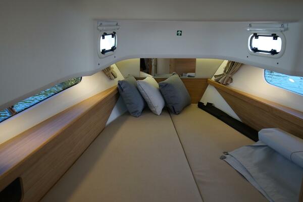 In Stock 2025 Nimbus T11 297 40ft Nimbus Yacht For Sale