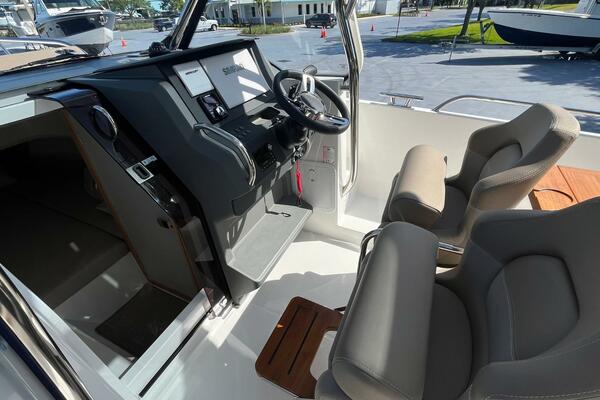 In Stock 2024 Nimbus T8 314 26ft Nimbus Yacht For Sale