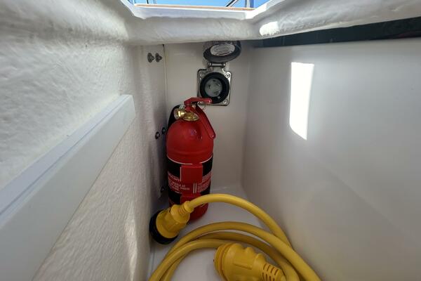 In Stock 2024 Nimbus T9 142 30ft Nimbus Yacht For Sale