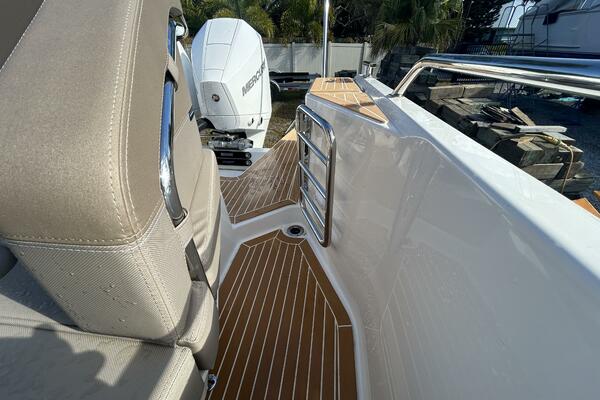 In Stock 2024 Nimbus T9 142 30ft Nimbus Yacht For Sale