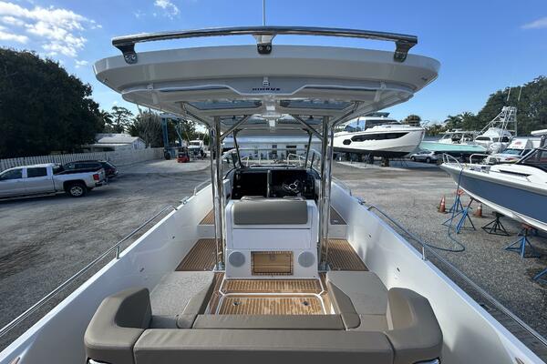 In Stock 2024 Nimbus T9 142 30ft Nimbus Yacht For Sale
