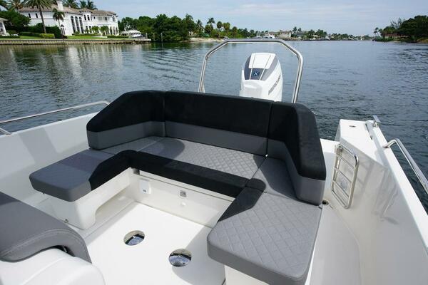 In Stock 2024 Nimbus T9 143 30ft Nimbus Yacht For Sale