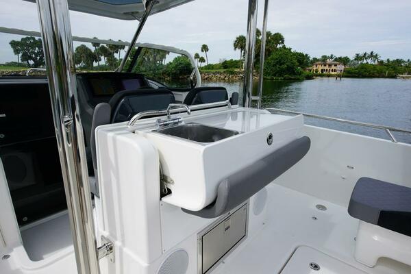 In Stock 2024 Nimbus T9 143 30ft Nimbus Yacht For Sale