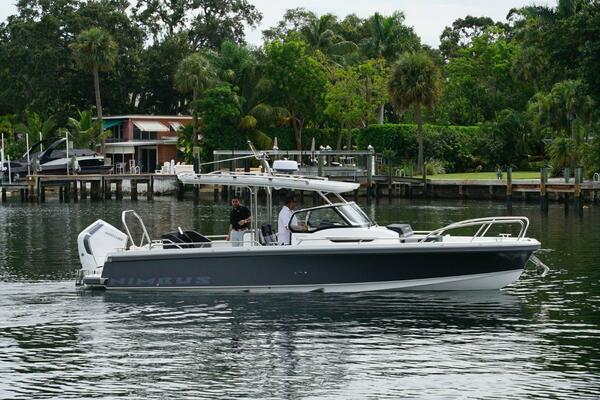 In Stock 2024 Nimbus T9 143 30ft Nimbus Yacht For Sale