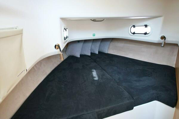 In Stock 2024 Nimbus T9 143 30ft Nimbus Yacht For Sale