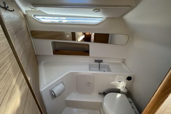 In Stock 2024 Nimbus W9 279 30ft Nimbus Yacht For Sale