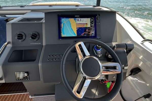 In  Stock 2025 Nimbus C11 086 40ft Nimbus Yacht For Sale