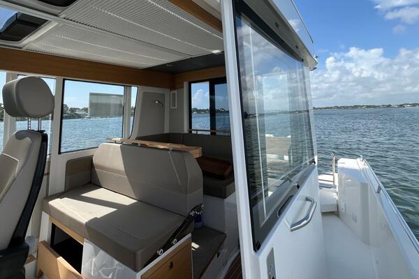 In  Stock 2025 Nimbus C11 086 40ft Nimbus Yacht For Sale