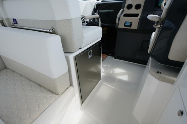 In Stock 2025 Nimbus W11 60 40ft Nimbus Yacht For Sale