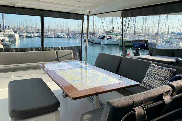 Fountaine Pajot Aura 51 (Smart Electric) Yacht For Sale