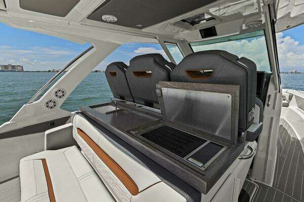 Tiara Yachts 34 Sport LS Yacht For Sale