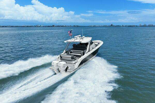 Tiara Yachts 34 Sport LS Yacht For Sale