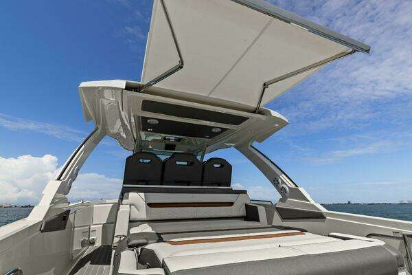 Tiara Yachts 34 Sport LS Yacht For Sale