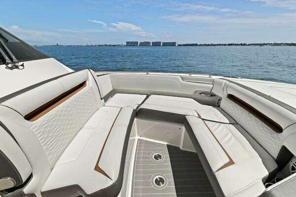 Tiara Yachts 34 Sport LS Yacht For Sale