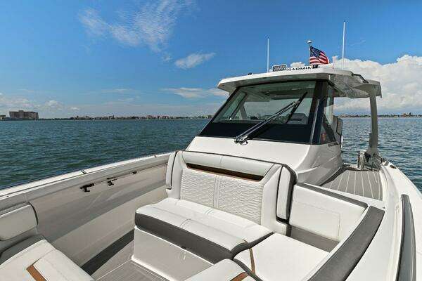 Tiara Yachts 34 Sport LS Yacht For Sale