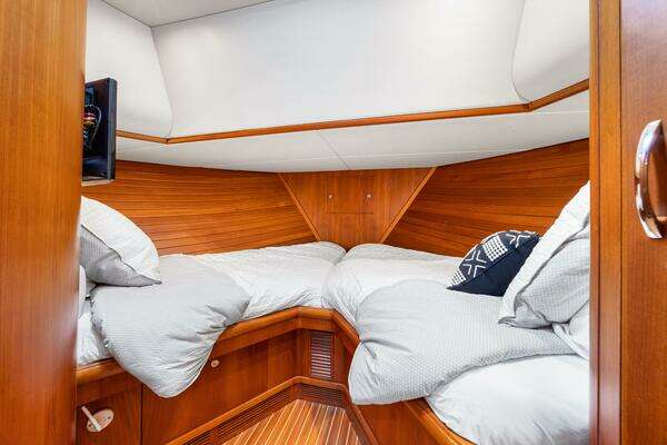 Grand Banks 47 Classic Yacht For Sale