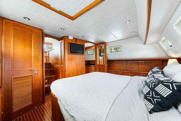 Grand Banks 47 Classic Yacht For Sale