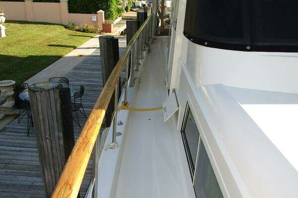 Hatteras CPMY Yacht For Sale