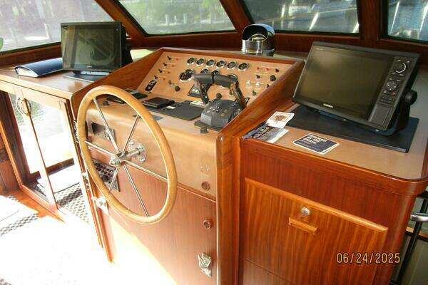 Hatteras CPMY Yacht For Sale