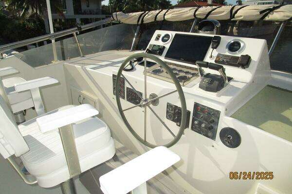 Hatteras CPMY Yacht For Sale