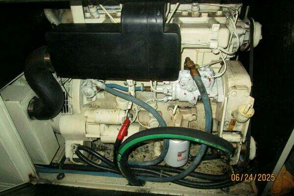 Hatteras CPMY Yacht For Sale
